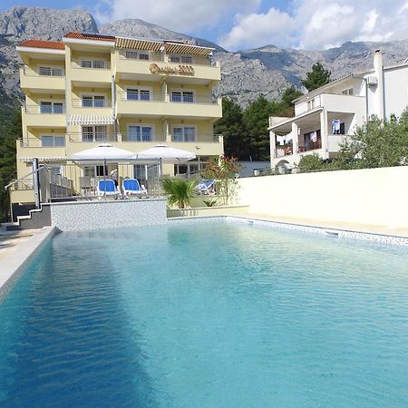 Bed and Breakfast Dorijini Dvori Baška Voda Exterior foto