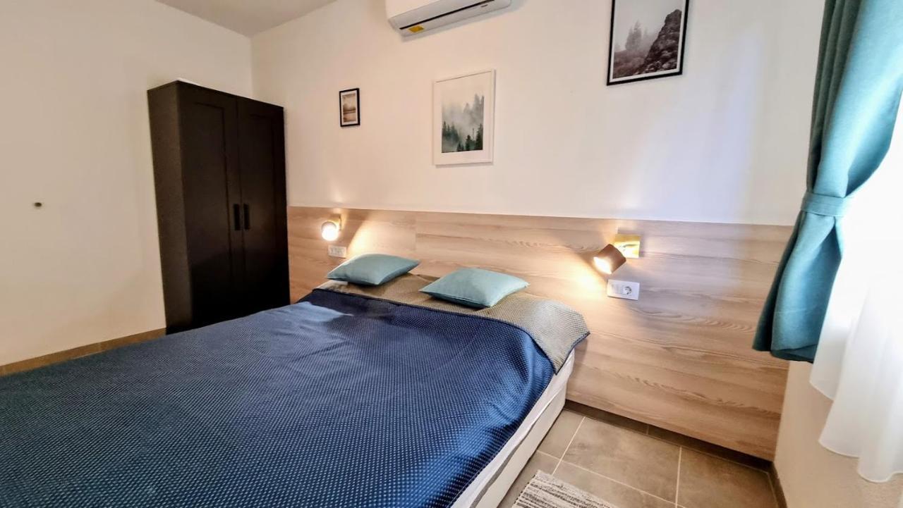 Bed and Breakfast Dorijini Dvori Baška Voda Exterior foto