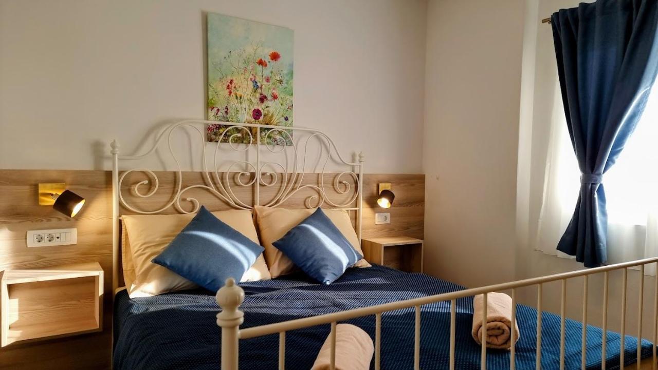 Bed and Breakfast Dorijini Dvori Baška Voda Exterior foto