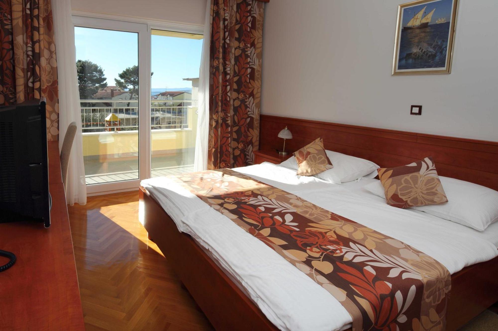 Bed and Breakfast Dorijini Dvori Baška Voda Habitación foto