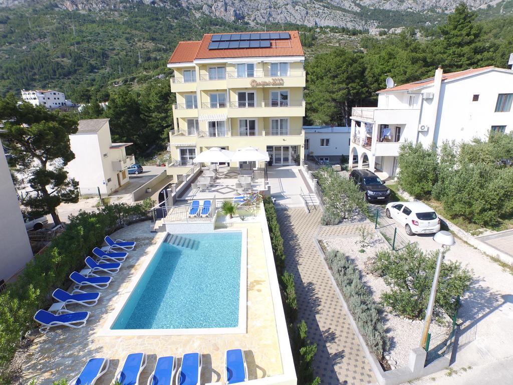 Bed and Breakfast Dorijini Dvori Baška Voda Exterior foto