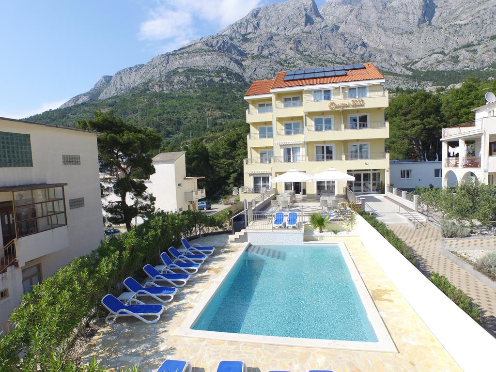 Bed and Breakfast Dorijini Dvori Baška Voda Exterior foto