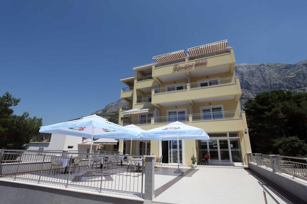 Bed and Breakfast Dorijini Dvori Baška Voda Exterior foto