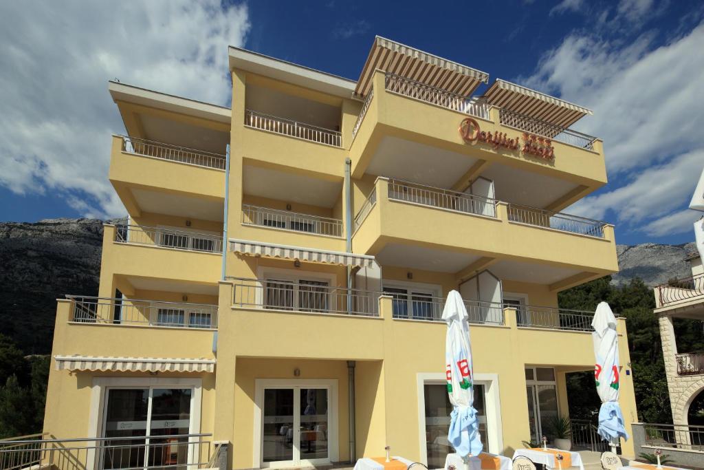 Bed and Breakfast Dorijini Dvori Baška Voda Exterior foto
