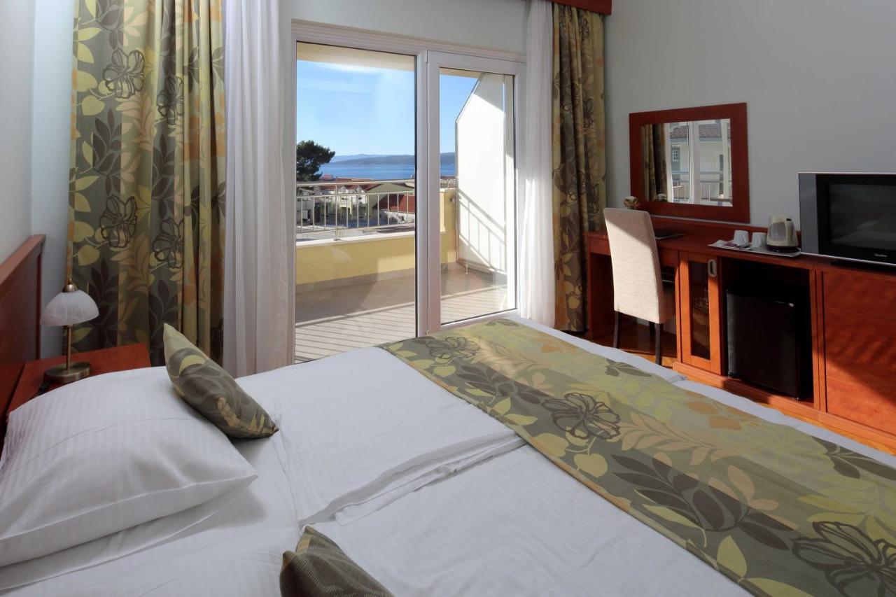 Bed and Breakfast Dorijini Dvori Baška Voda Exterior foto